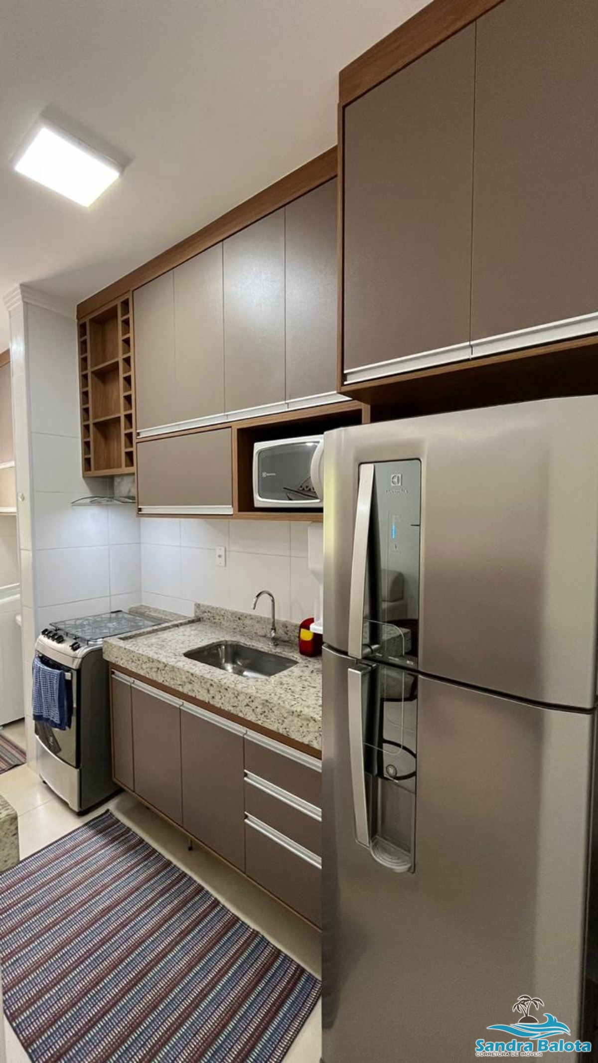 Apartamento à 400 metros da praia/ 2 dormitórios sendo 1 suite