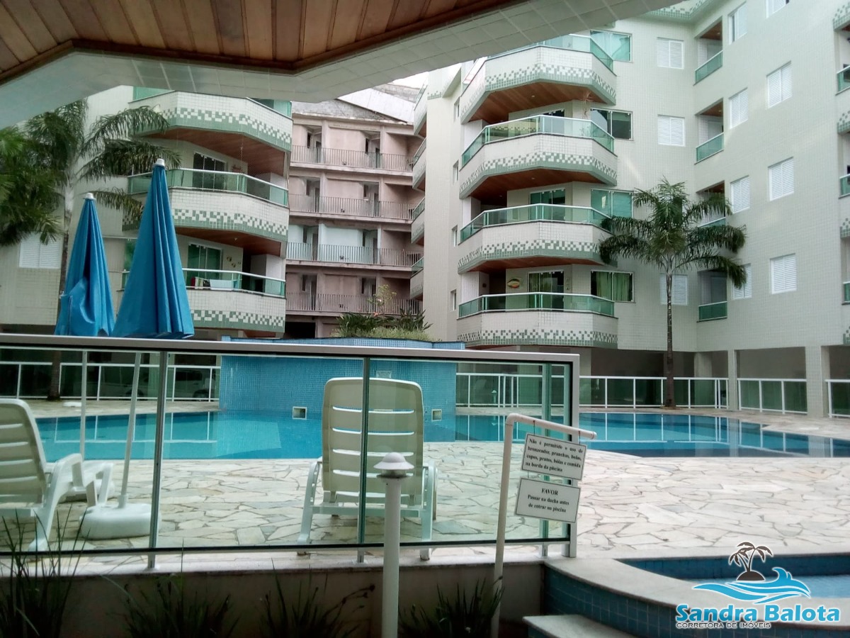 Apartamento a poucos metros da praia/ 3 dormitórios