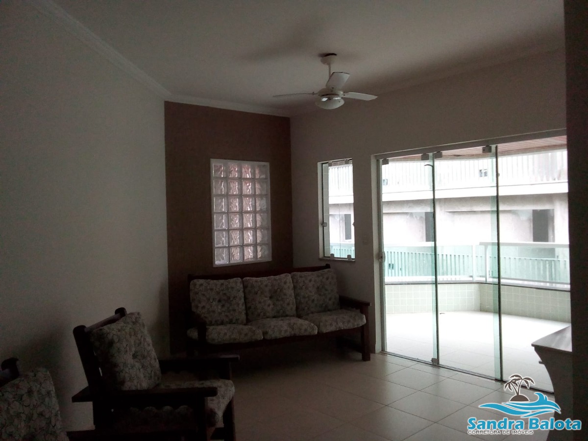 Apartamento a Poucos Metros da Praia 3 Dormitórios