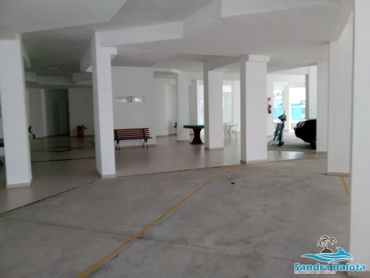 Apartamento a poucos metros da praia/ 3 dormitórios