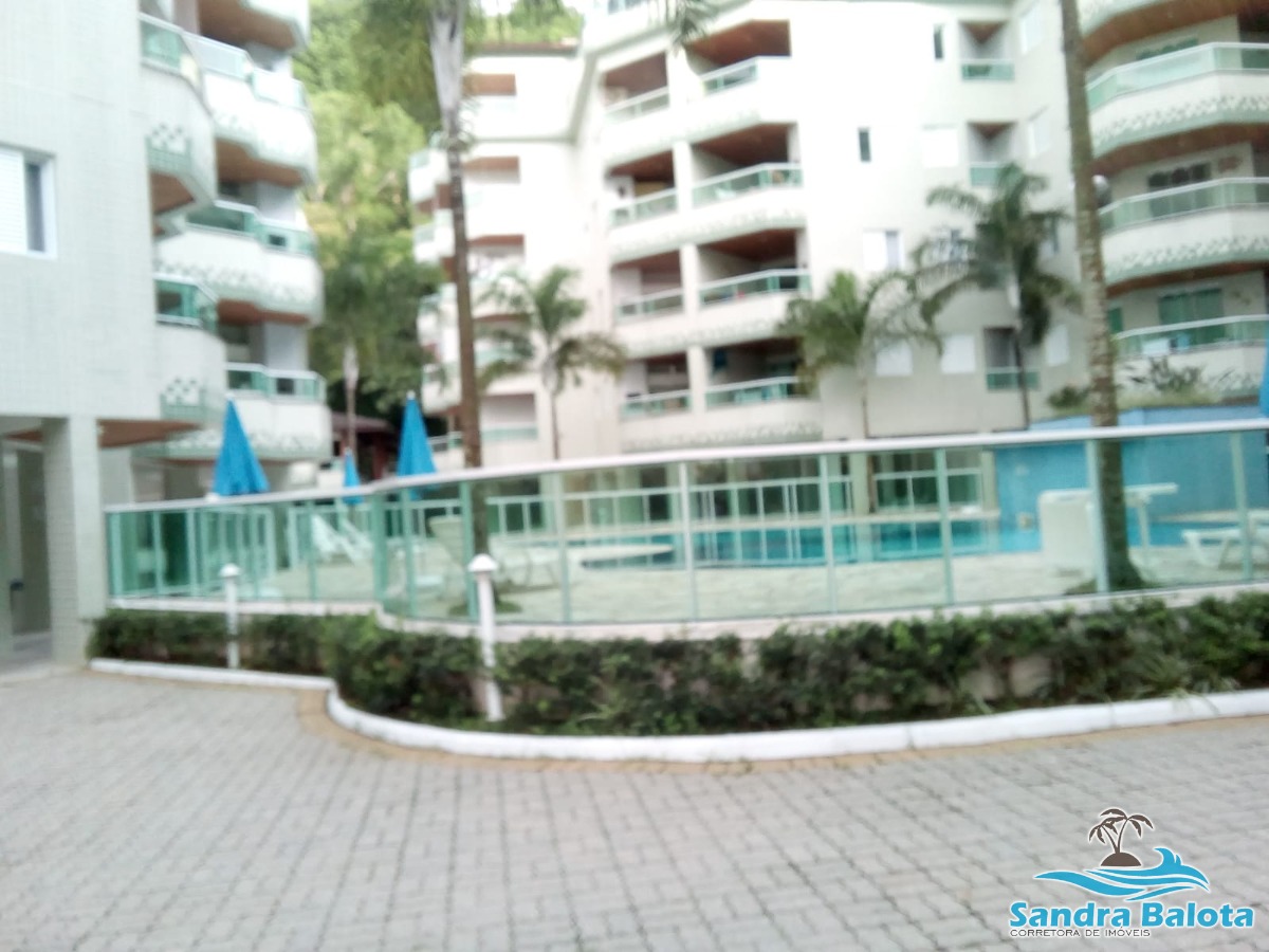 Apartamento a poucos metros da praia/ 3 dormitórios