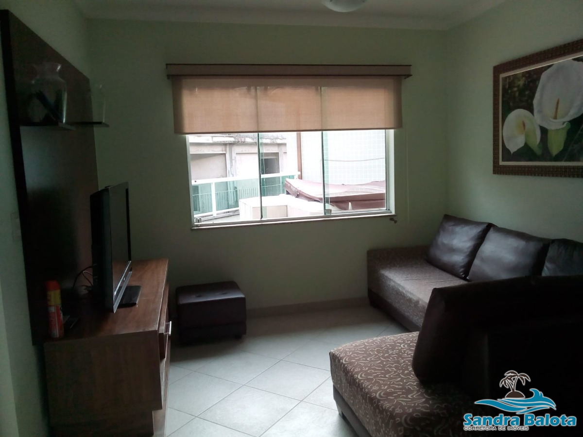 Apartamento a poucos metros da praia/ 3 dormitórios