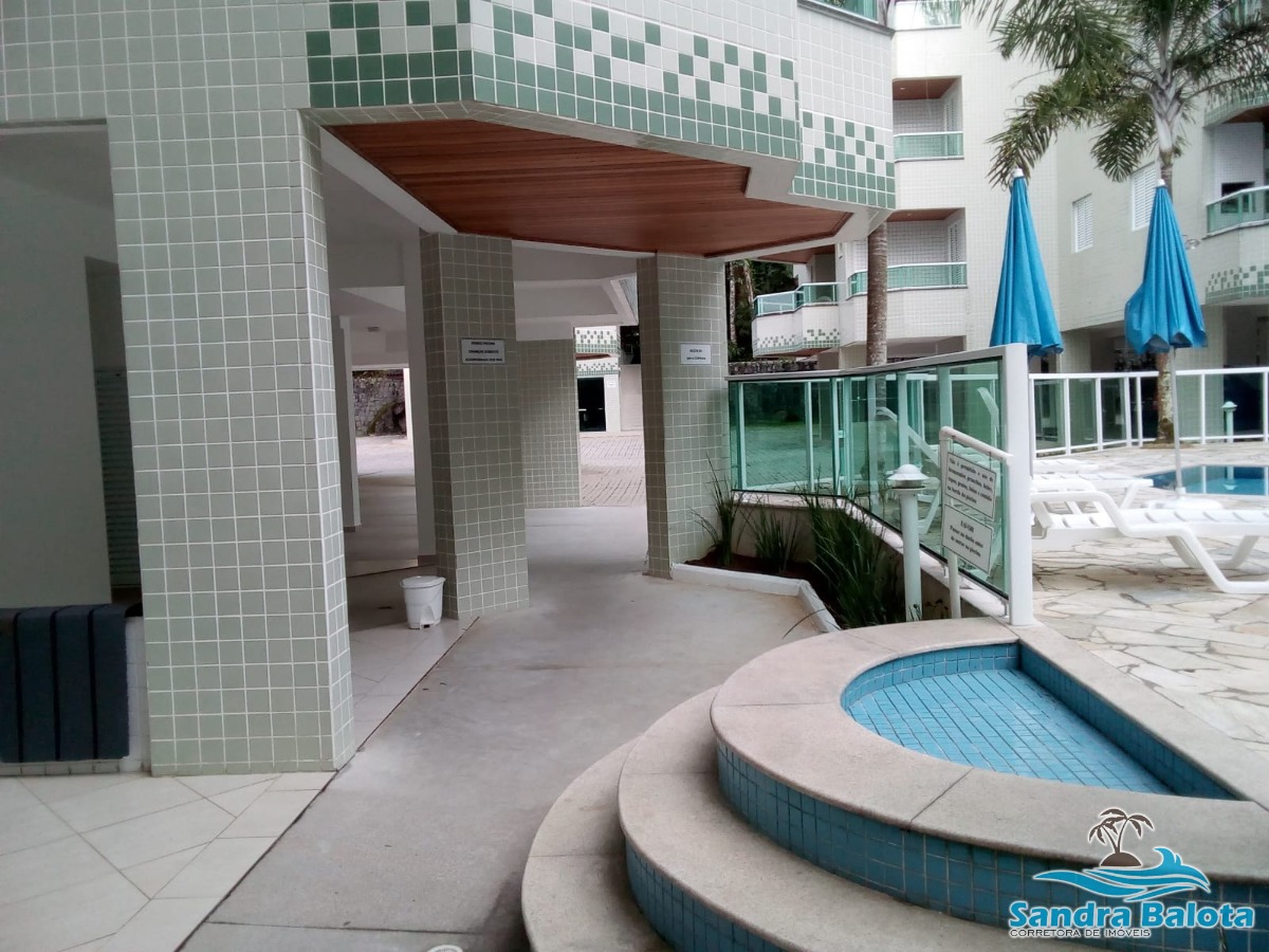Apartamento a poucos metros da praia/ 3 dormitórios