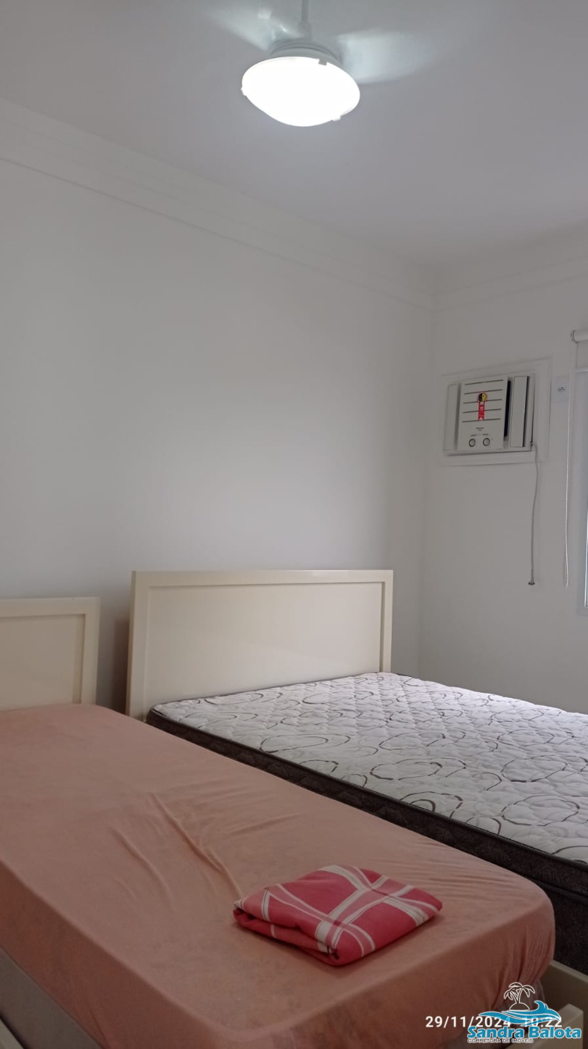 Amplo apartamento de 3 dormitórios à 50 metros da praia