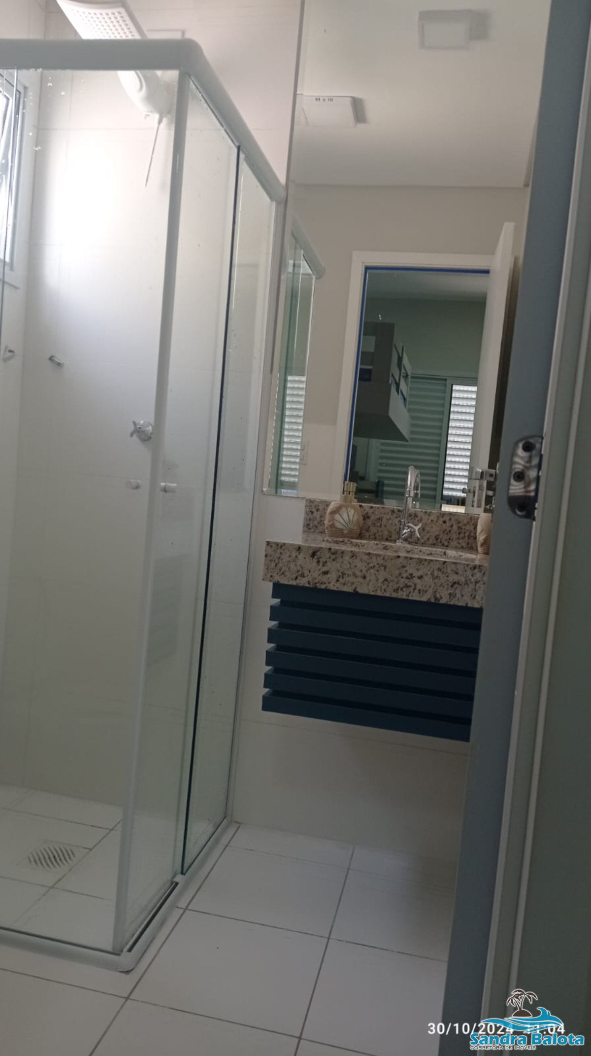 Apartamento de 2 dormitórios sendo 1 suíte a 400 metros da praia/Praia Grande-Ubatuba