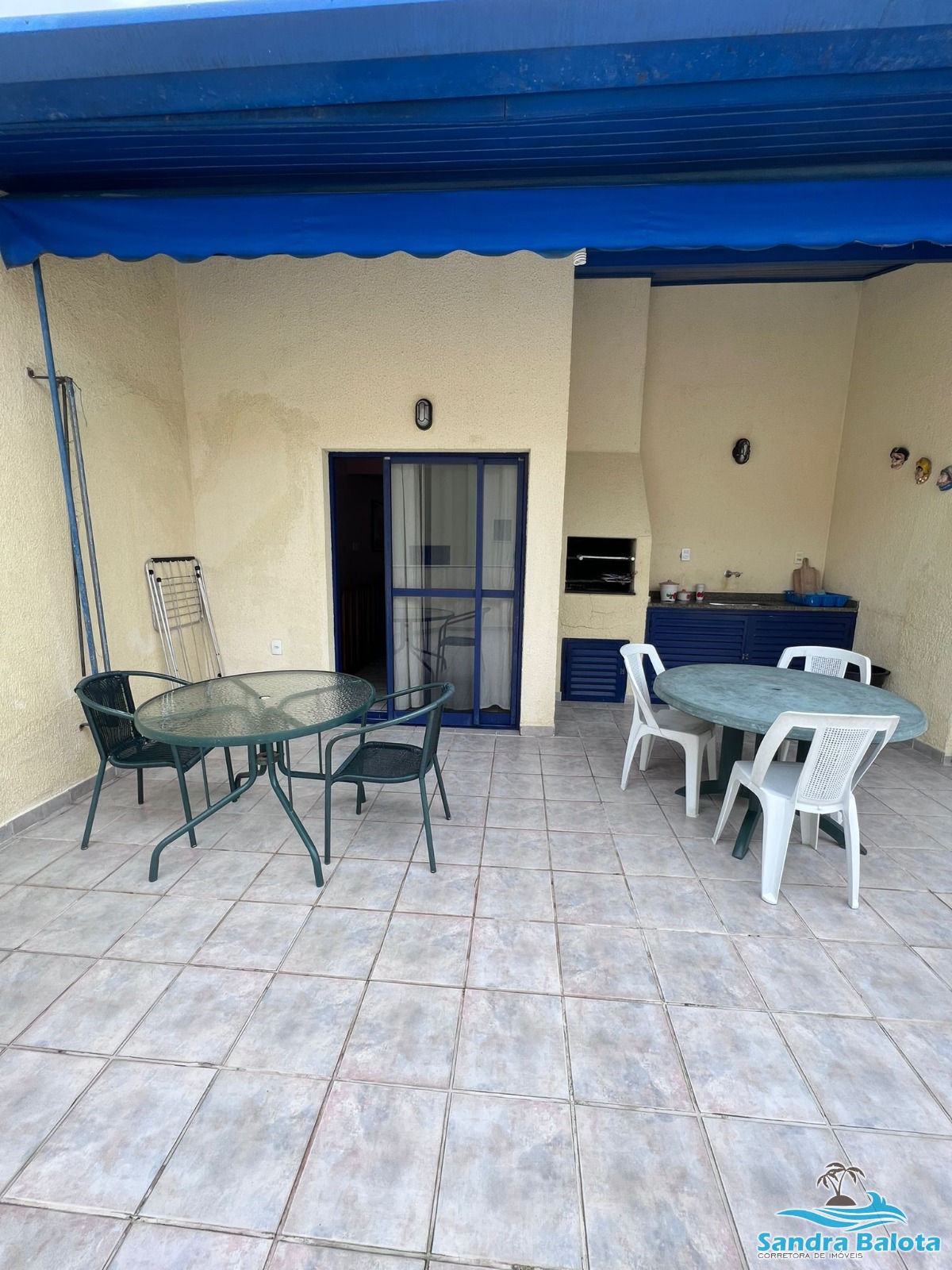 Apartamento com 3 Dormitórios a 100 Metros da Praia Grande