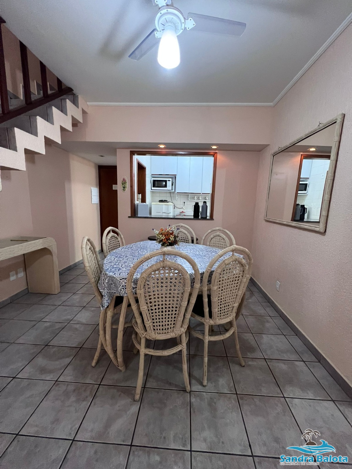 Apartamento com 3 dormitórios a 100 metros da Praia Grande