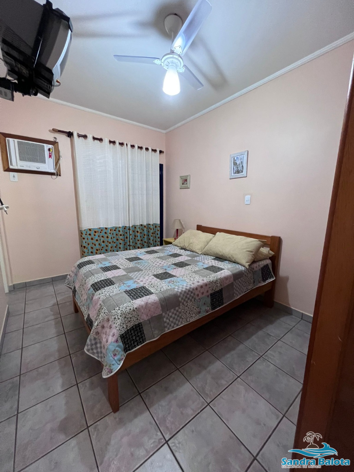 Apartamento com 3 dormitórios a 100 metros da Praia Grande