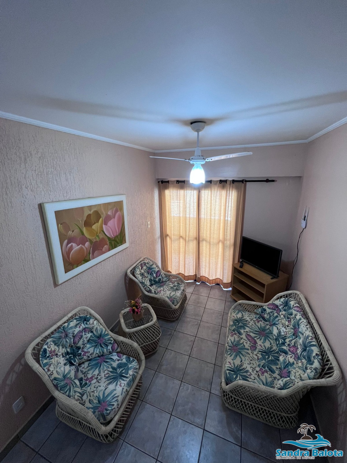 Apartamento com 3 dormitórios a 100 metros da Praia Grande