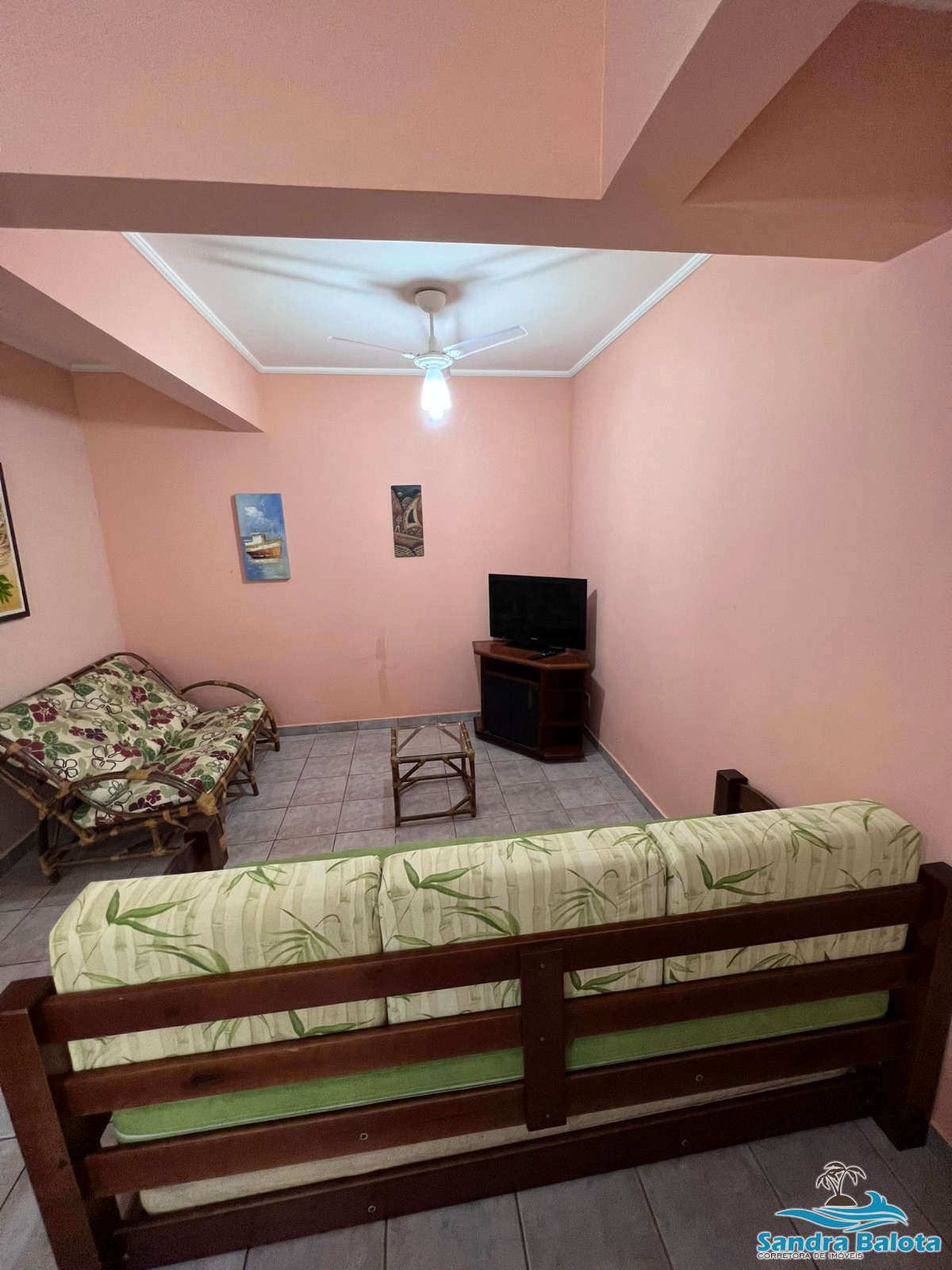 Apartamento com 3 dormitórios a 100 metros da Praia Grande