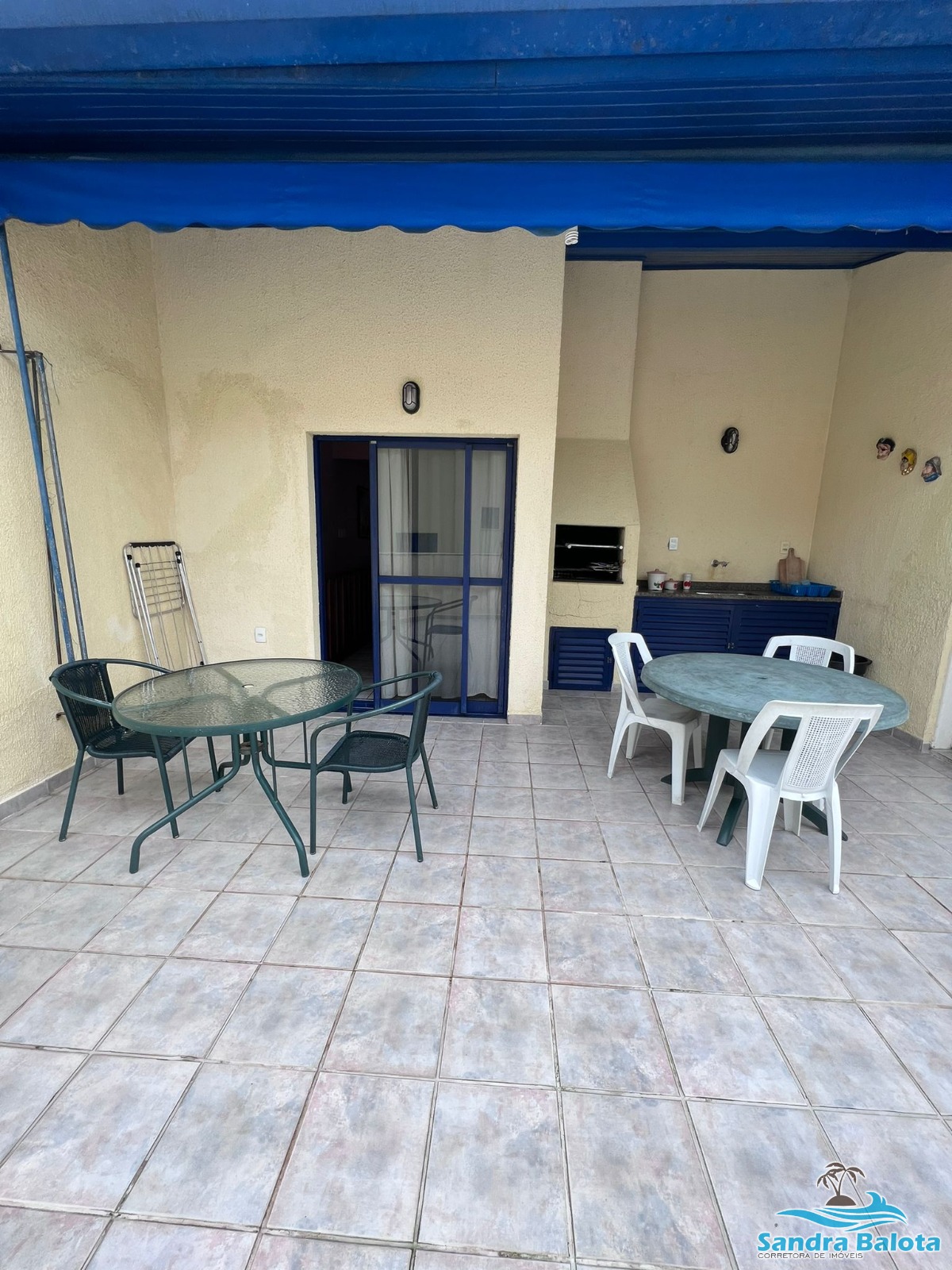 Apartamento com 3 dormitórios a 100 metros da Praia Grande