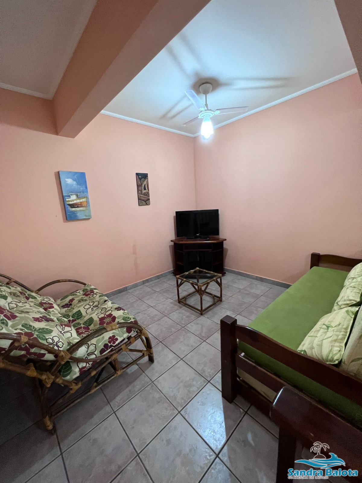 Apartamento com 3 dormitórios a 100 metros da Praia Grande
