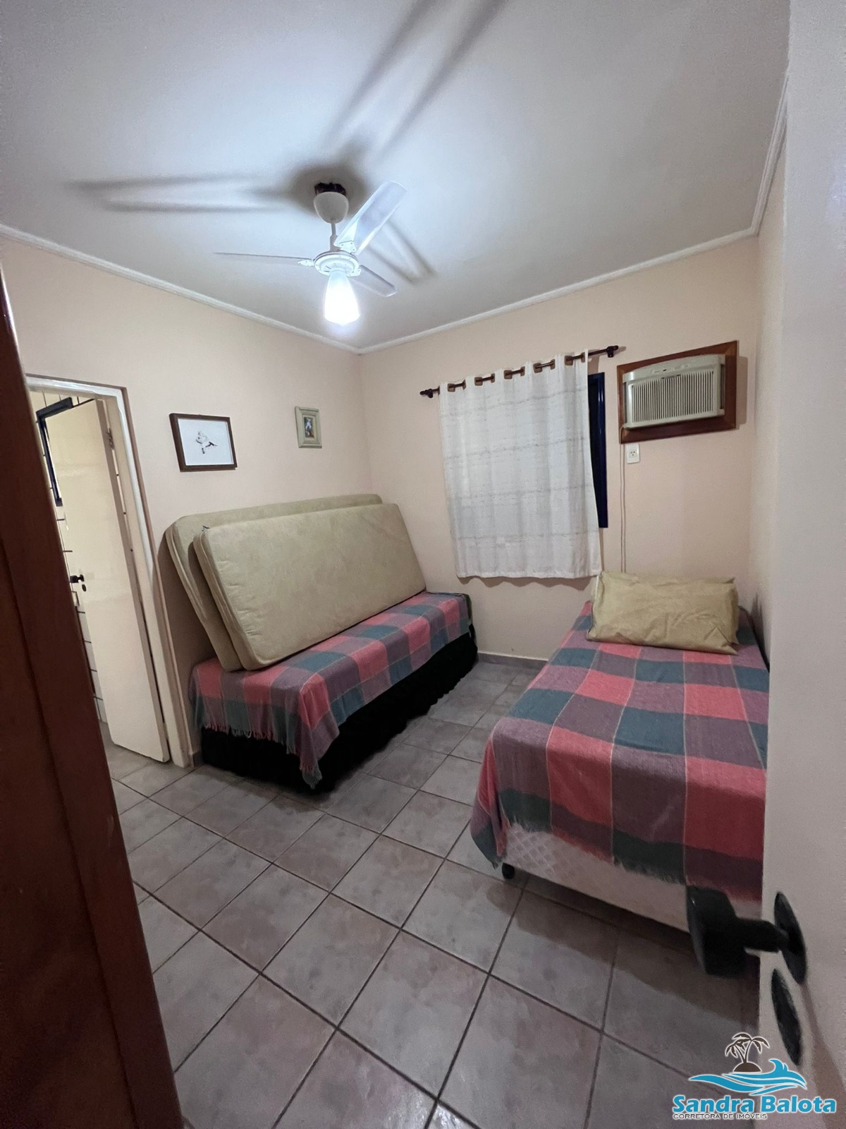 Apartamento com 3 dormitórios a 100 metros da Praia Grande