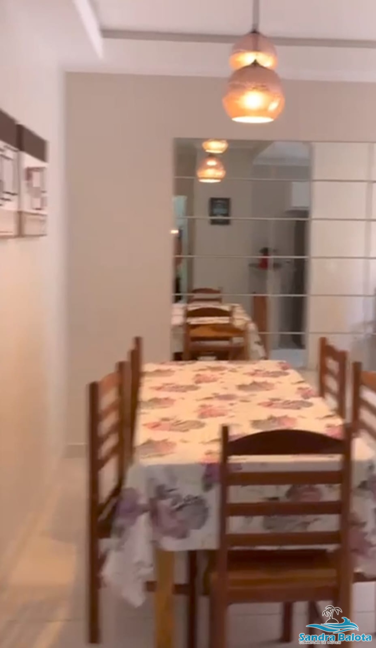 Apartamento com 2 dormitórios sendo 1 suíte à 100 metros da 