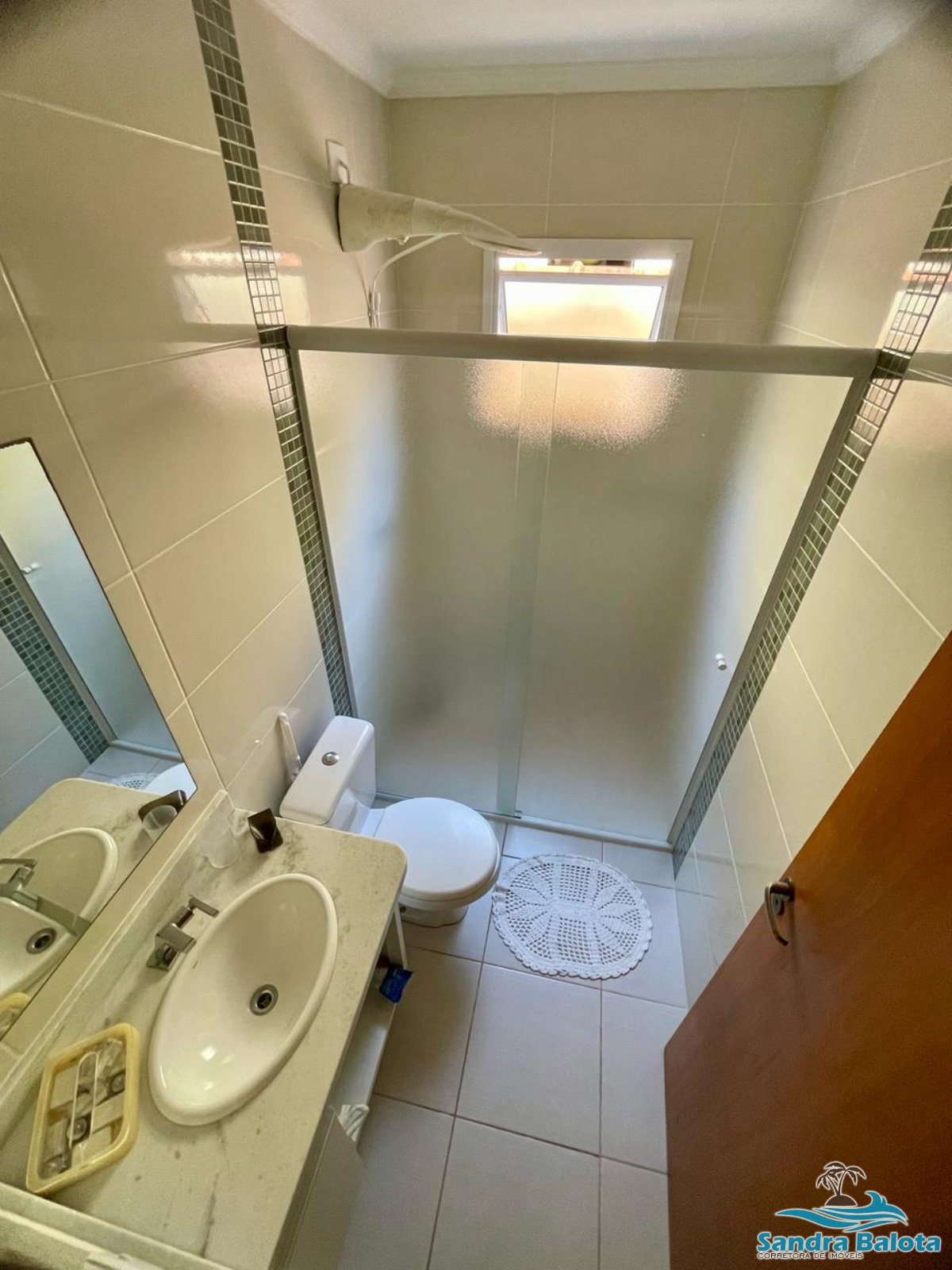 Casa com 4 dormitórios sendo 4 suítes/ Toninhas -Ubatuba