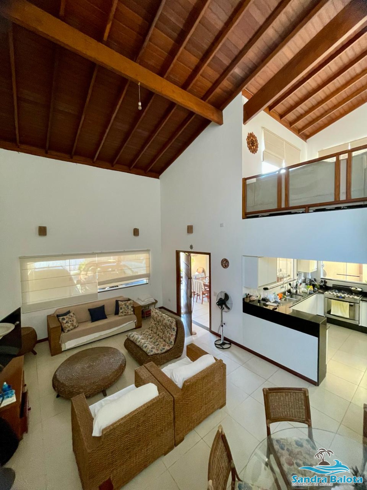 Casa com 4 dormitórios sendo 4 suítes/ Toninhas -Ubatuba