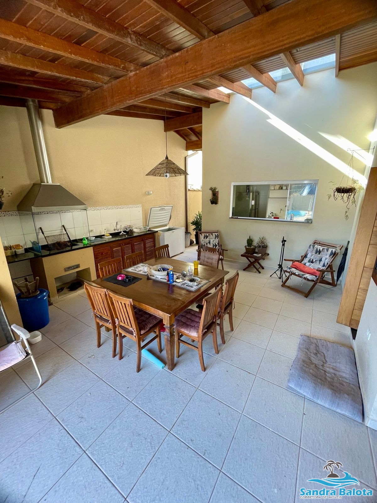 Casa com 4 dormitórios sendo 4 suítes/ Toninhas -Ubatuba