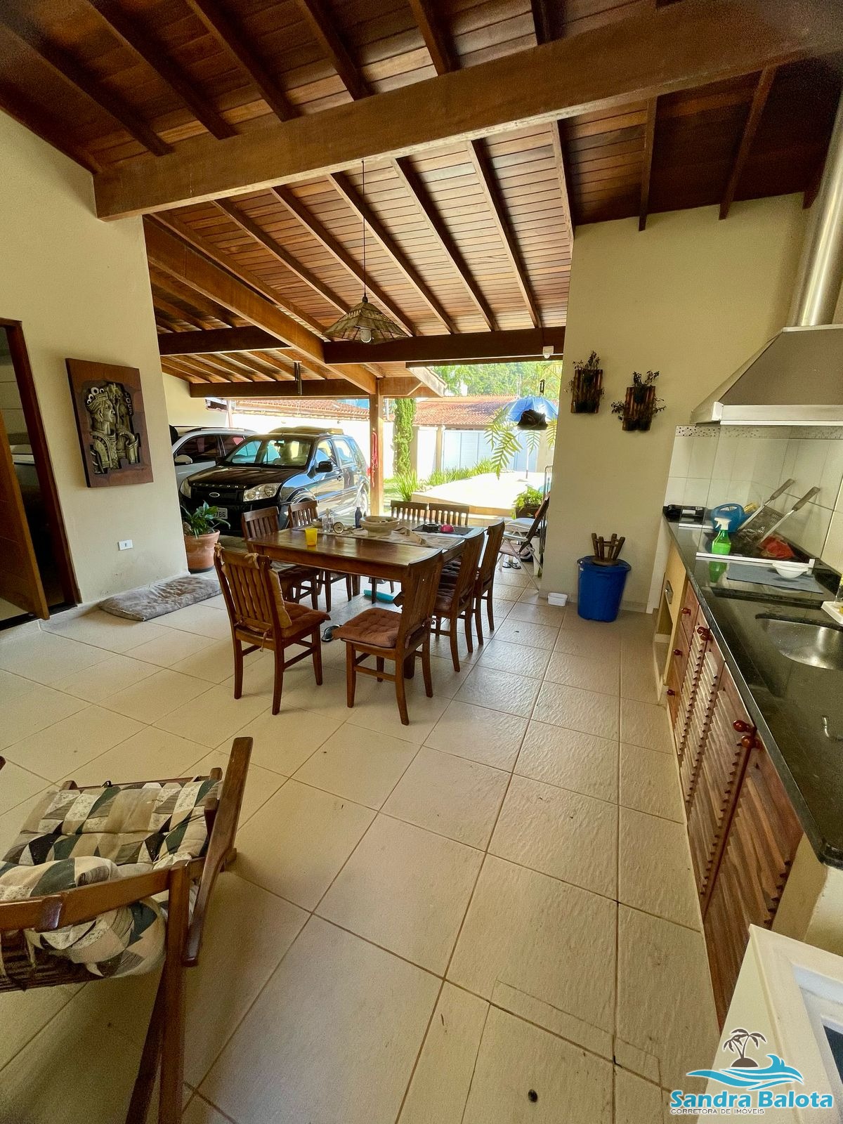 Casa com 4 dormitórios sendo 4 suítes/ Toninhas -Ubatuba
