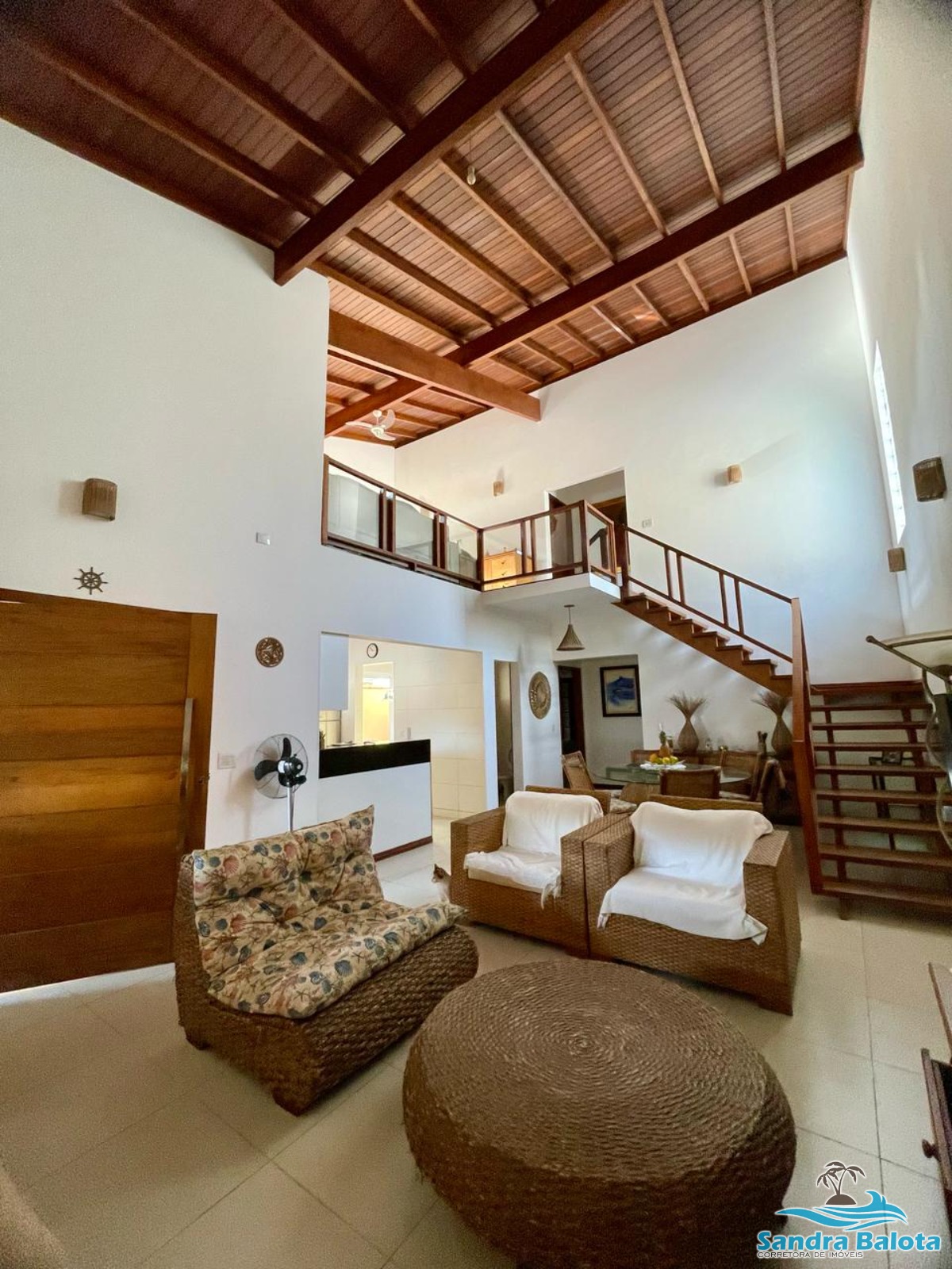 Casa com 4 dormitórios sendo 4 suítes/ Toninhas -Ubatuba