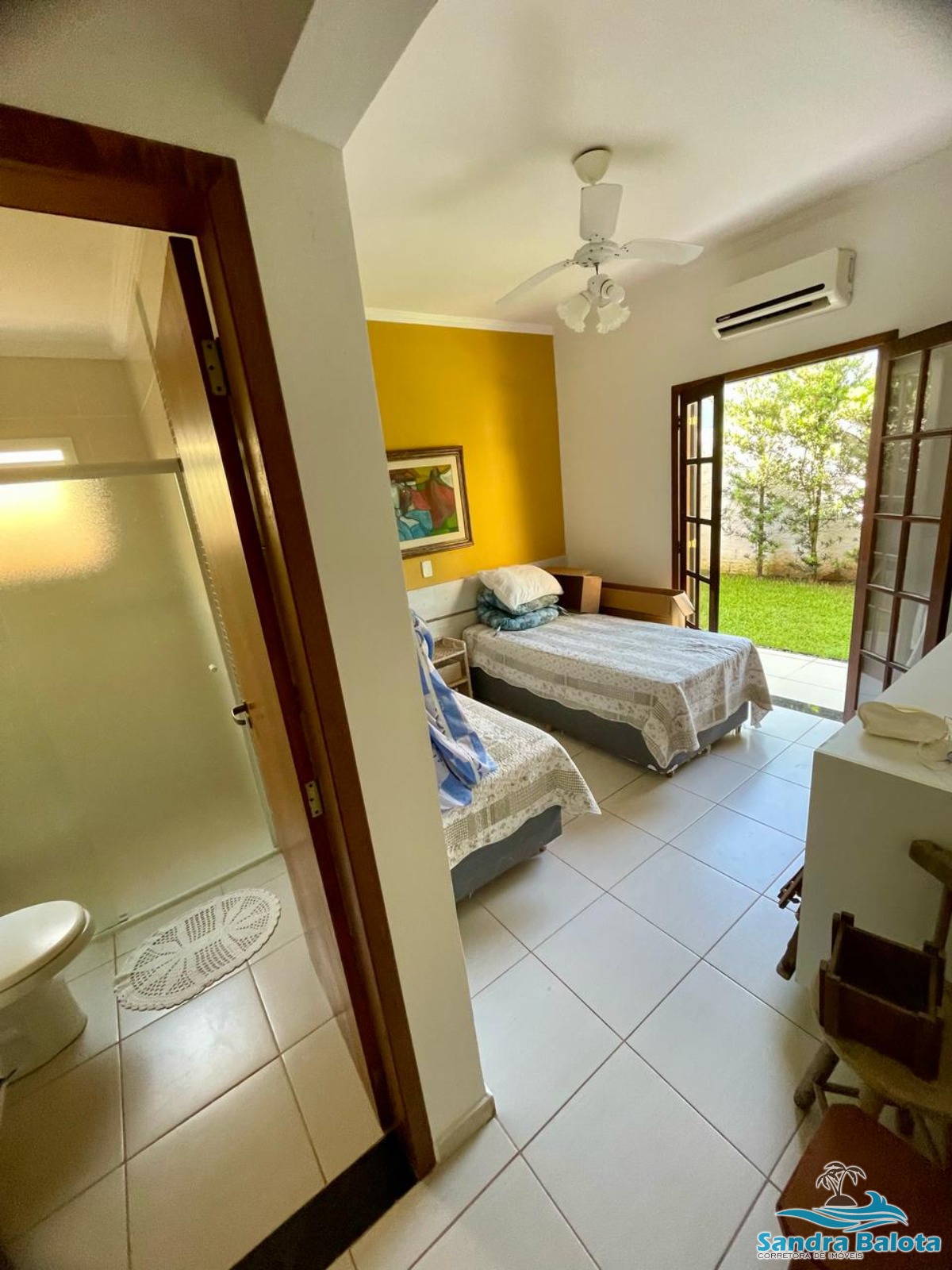 Casa com 4 dormitórios sendo 4 suítes/ Toninhas -Ubatuba