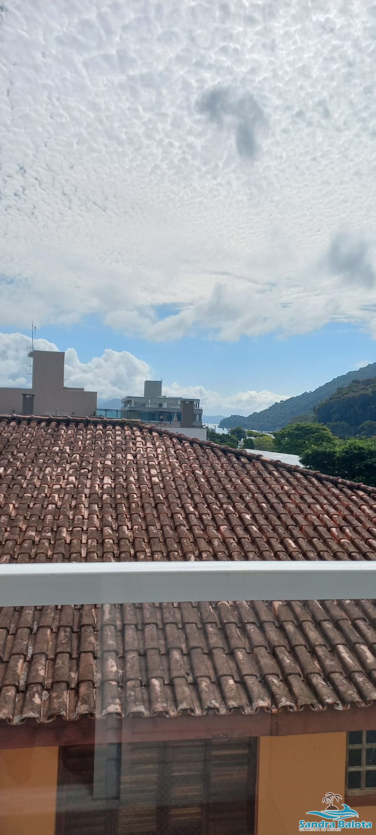 Apartamento com 2 suítes mais lavabo/tenório-ubatuba