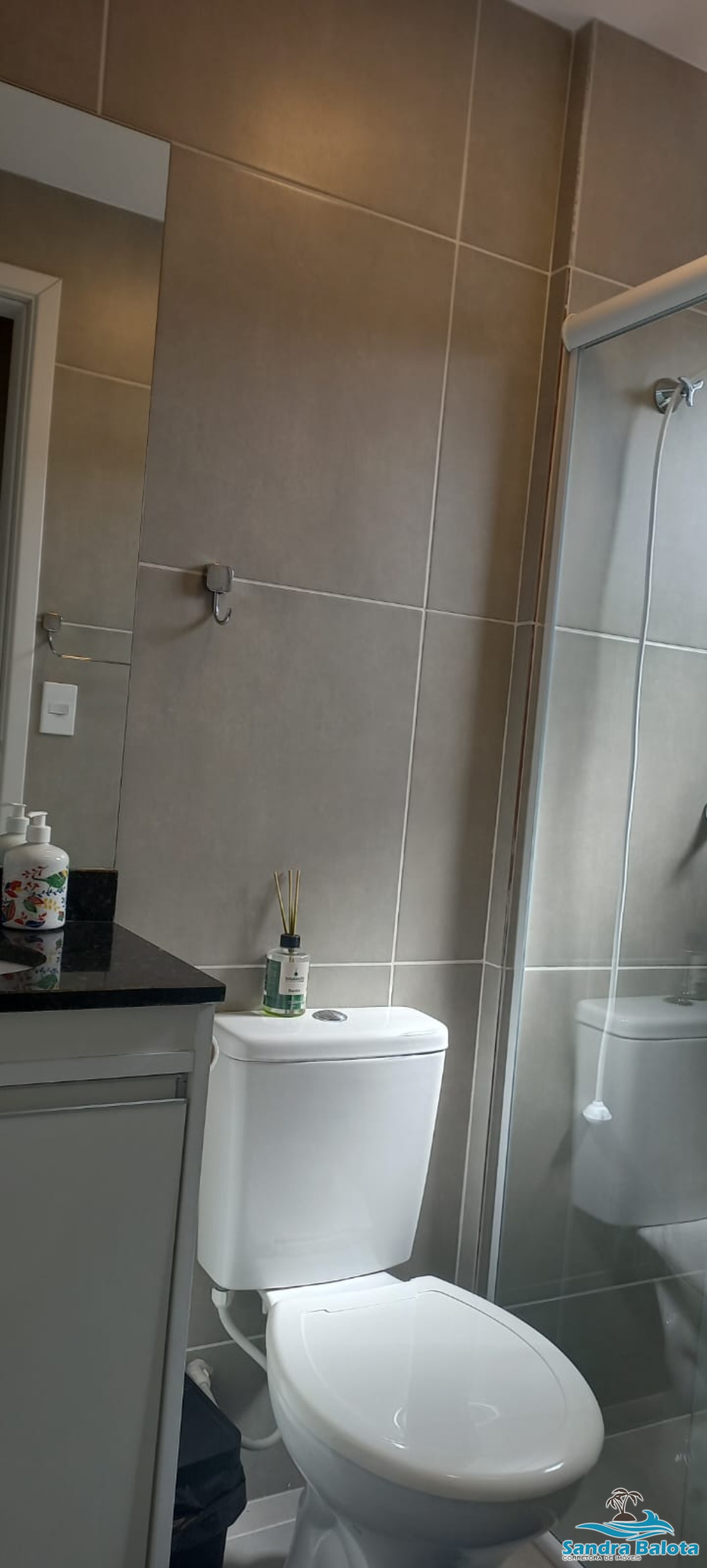 Apartamento com 2 suítes mais lavabo/tenório-ubatuba